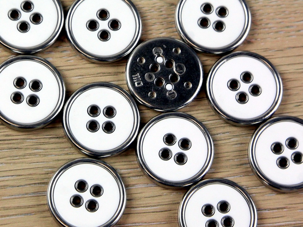 Metal jacket clearance buttons